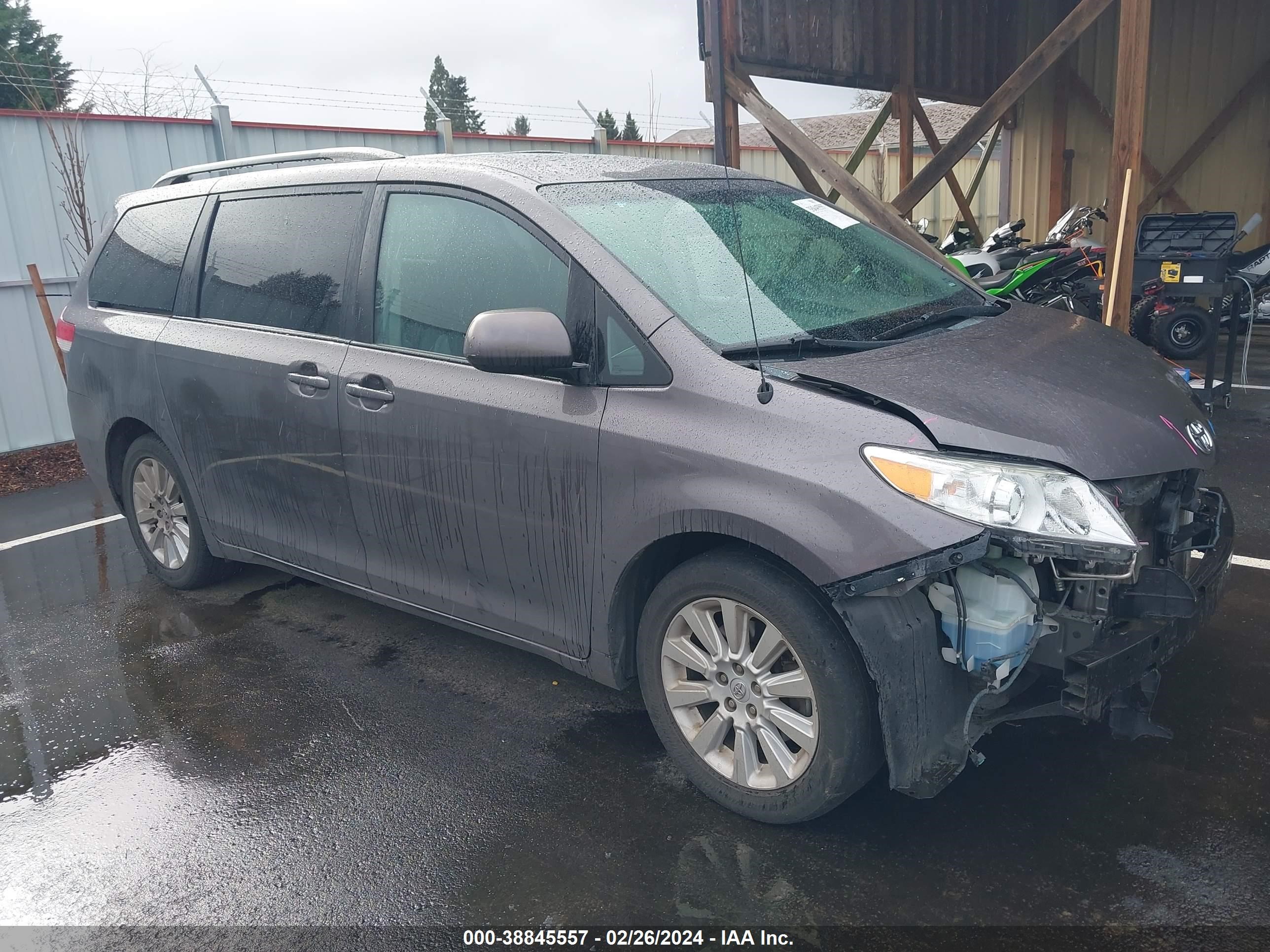 toyota sienna 2013 5tddk3dc5ds068573