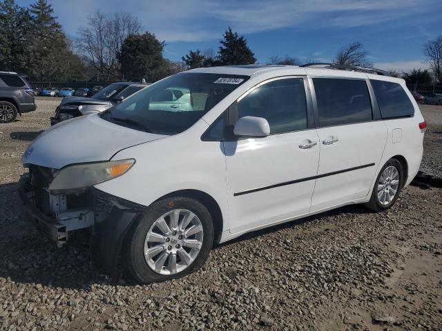 toyota sienna xle 2013 5tddk3dcxds053356