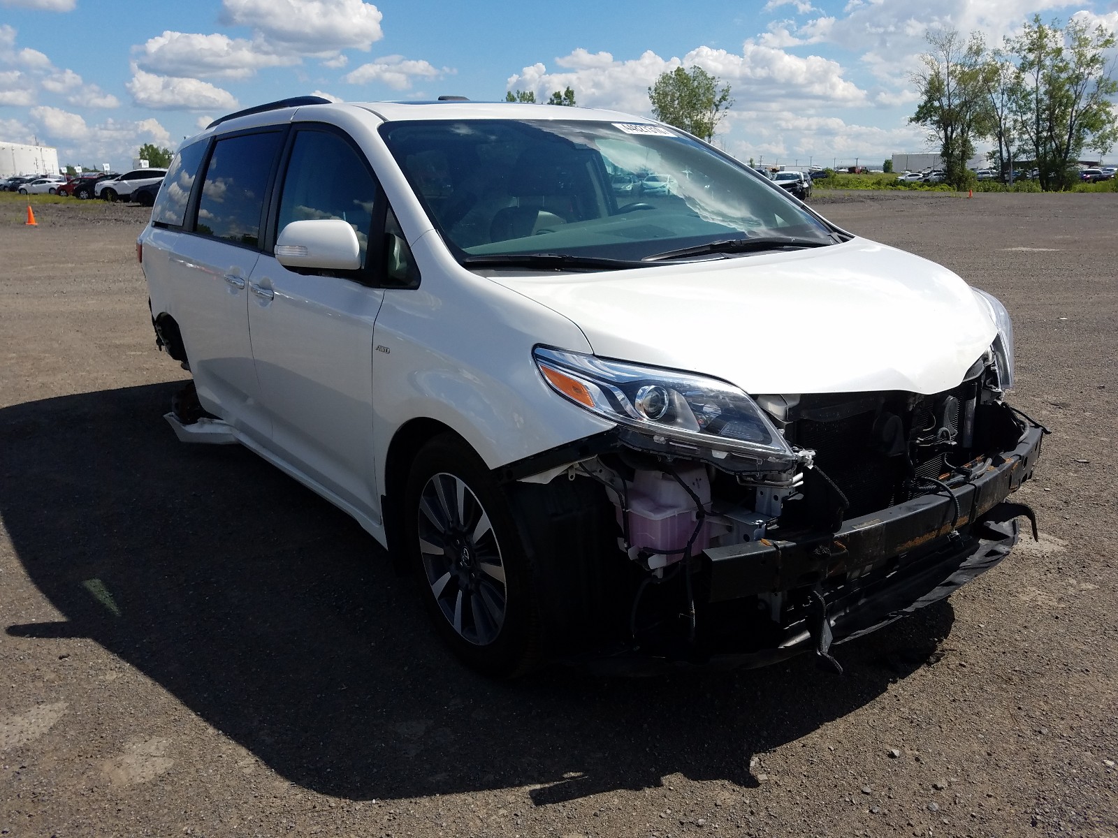 toyota sienna xle 2018 5tddz3dc1js191990