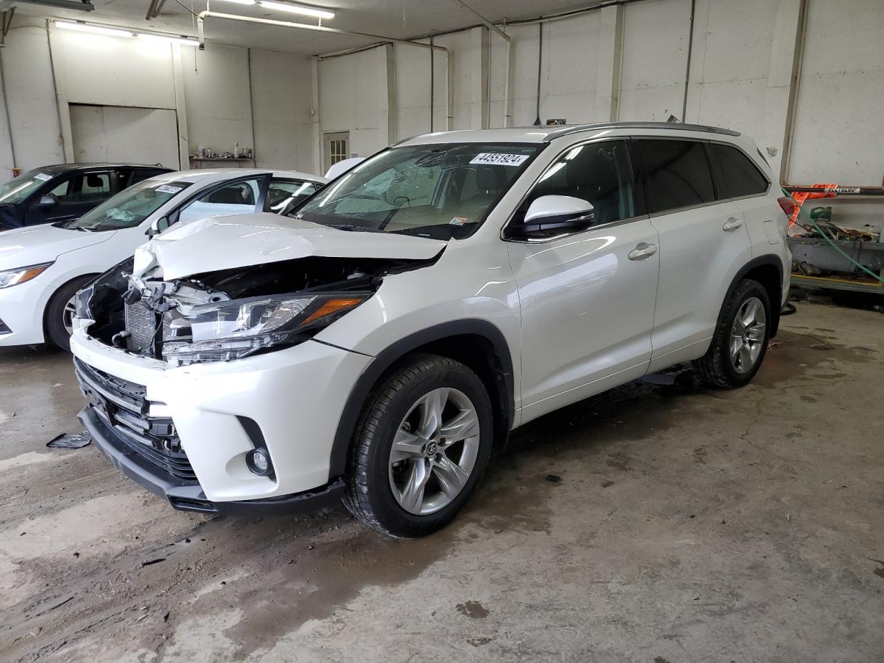 toyota highlander 2019 5tddzrfh0ks947757