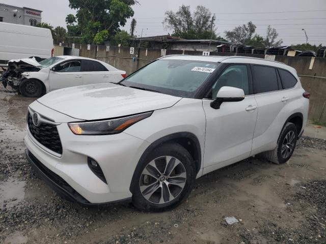 toyota highlander 2022 5tdgzrah5ns553485