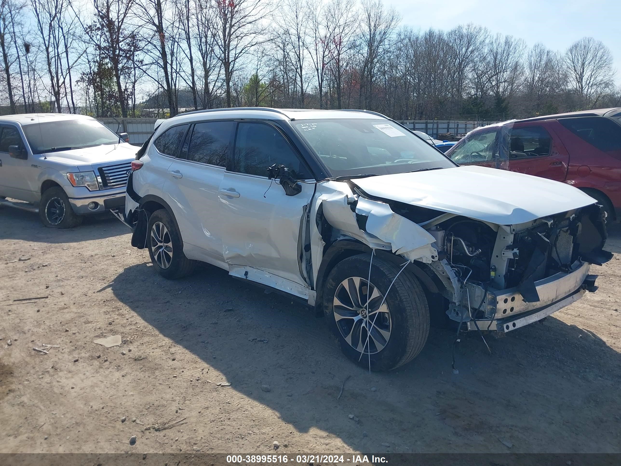 toyota highlander 2022 5tdgzrbh9ns561183