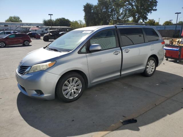 toyota sienna le 2011 5tdjk3dc1bs019631