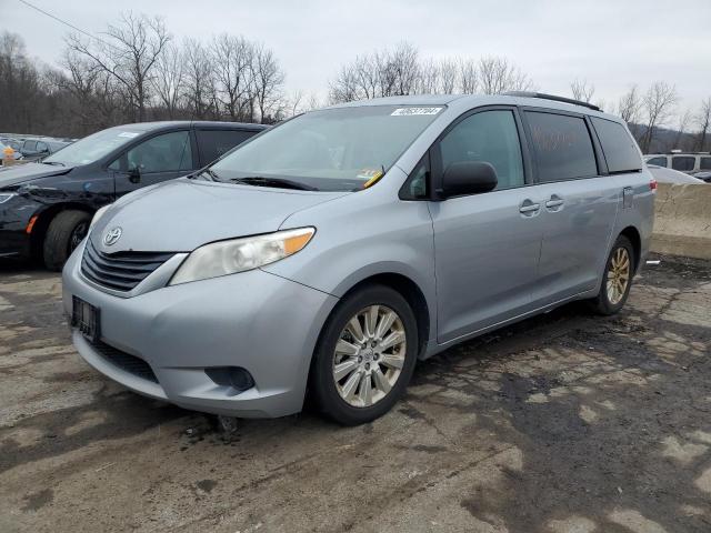 toyota sienna le 2013 5tdjk3dc4ds065392