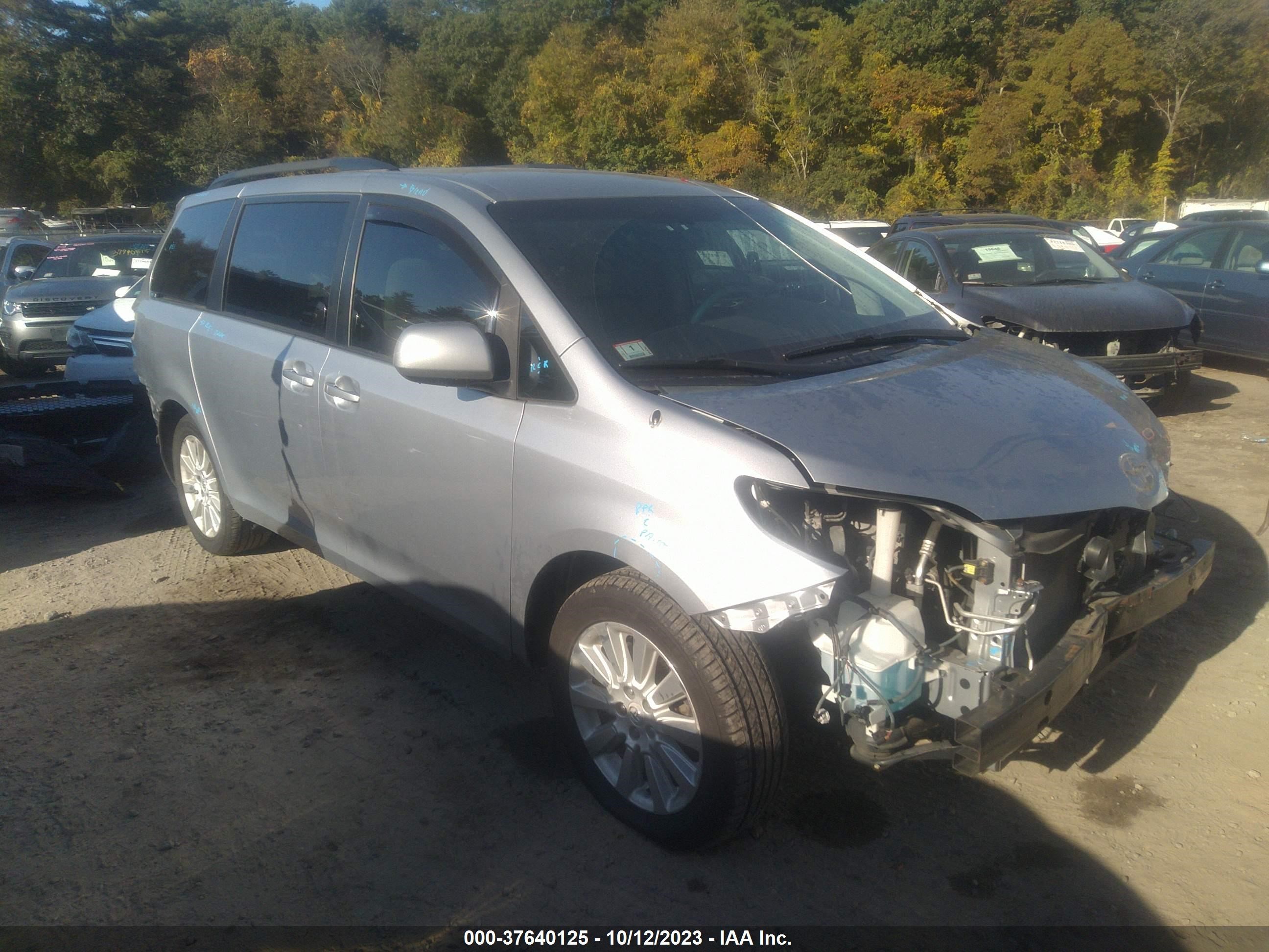 toyota sienna 2011 5tdjk3dc7bs023005