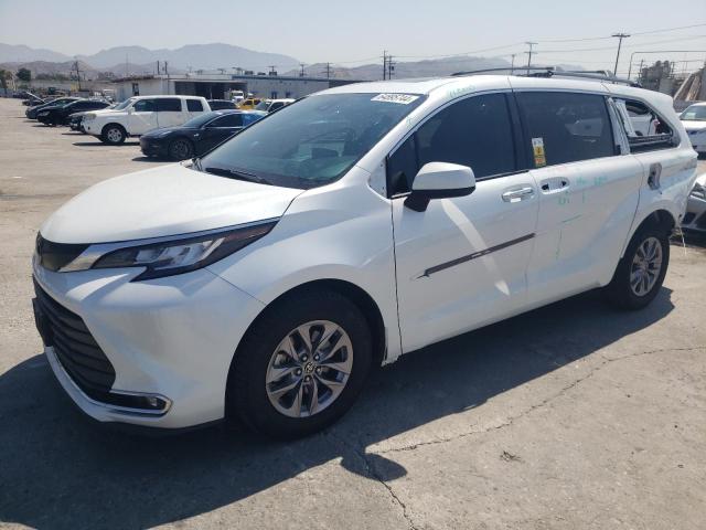 toyota sienna xle 2022 5tdjrkec2ns090944