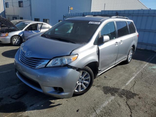 toyota sienna le 2017 5tdjz3dc1hs152667