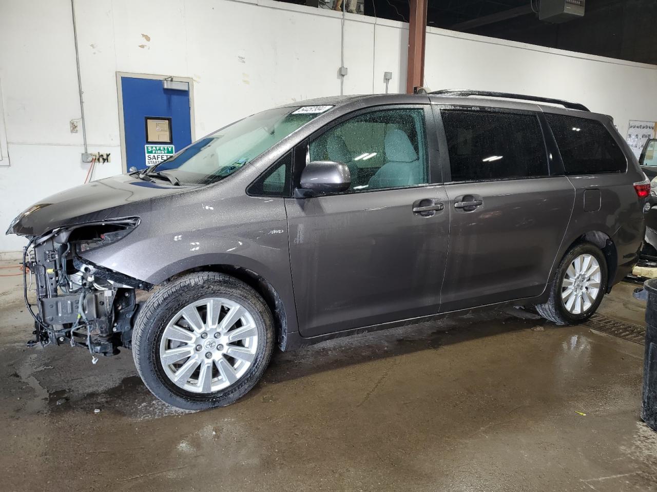 toyota sienna 2017 5tdjz3dc7hs167593