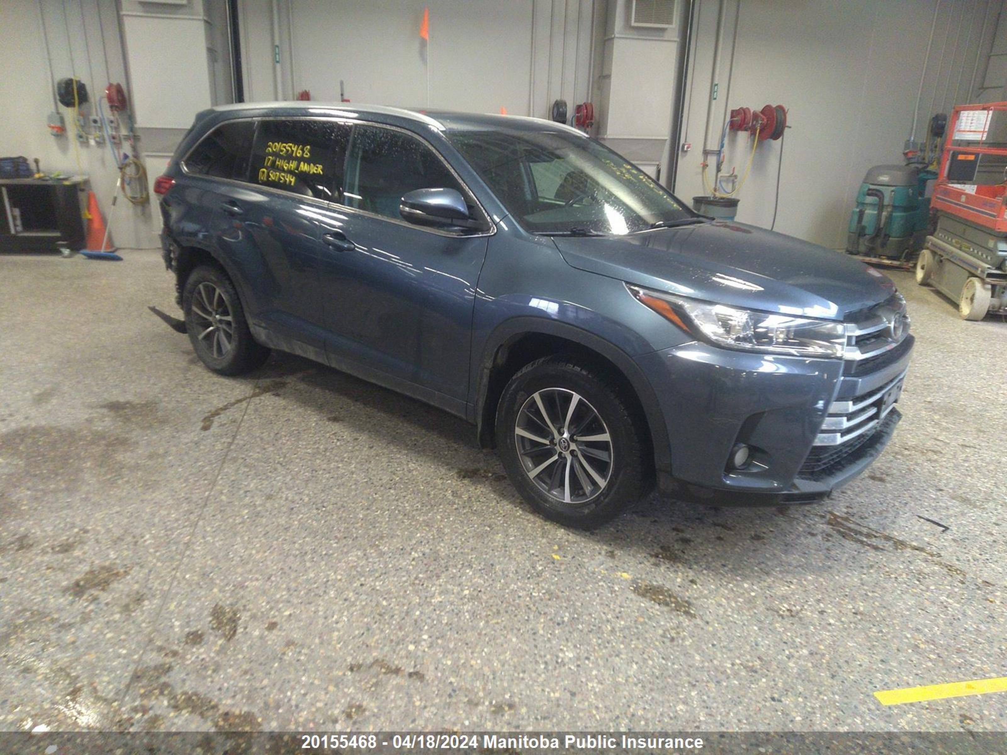 toyota  2017 5tdjzrfh3hs507544