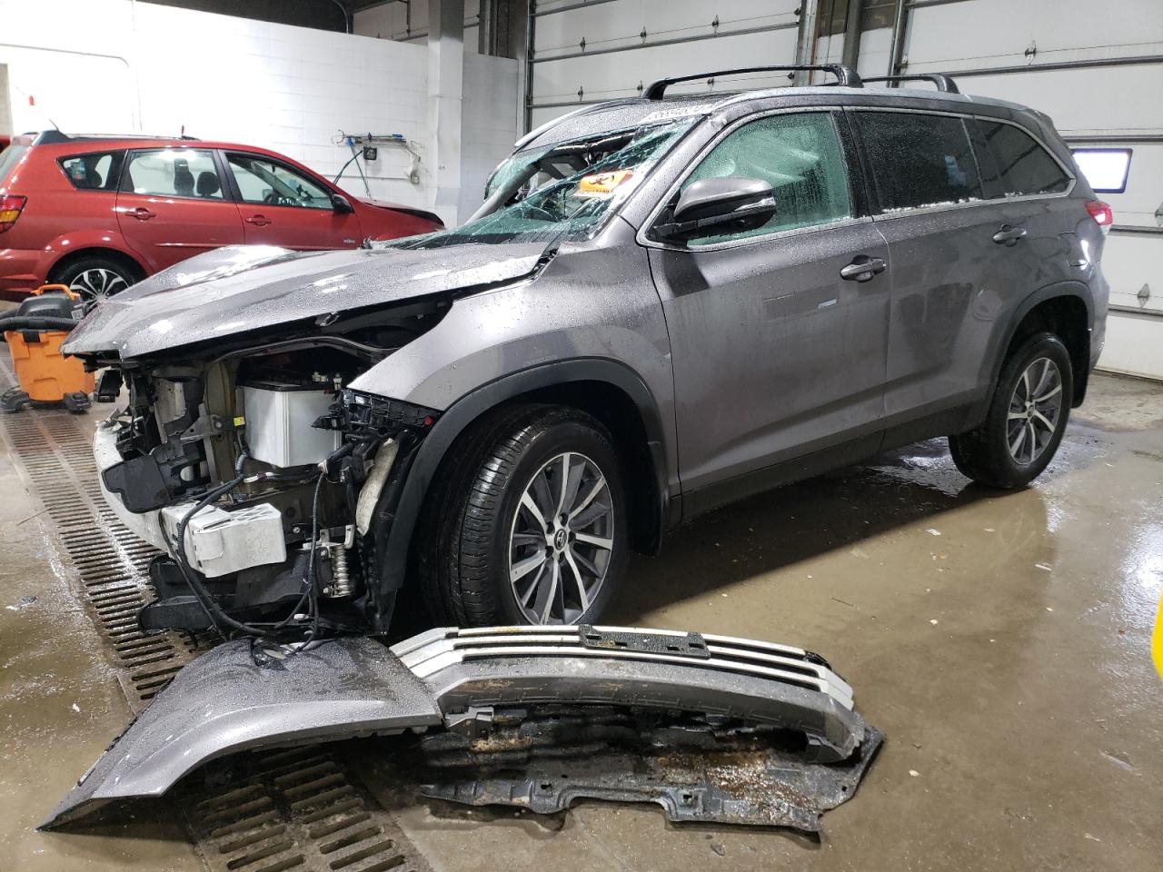 toyota highlander 2019 5tdjzrfh4ks570109