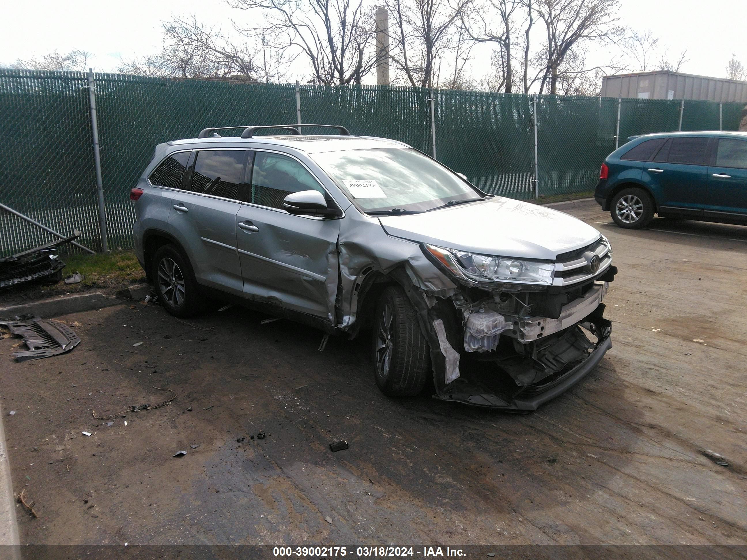 toyota highlander 2019 5tdjzrfh6ks577661