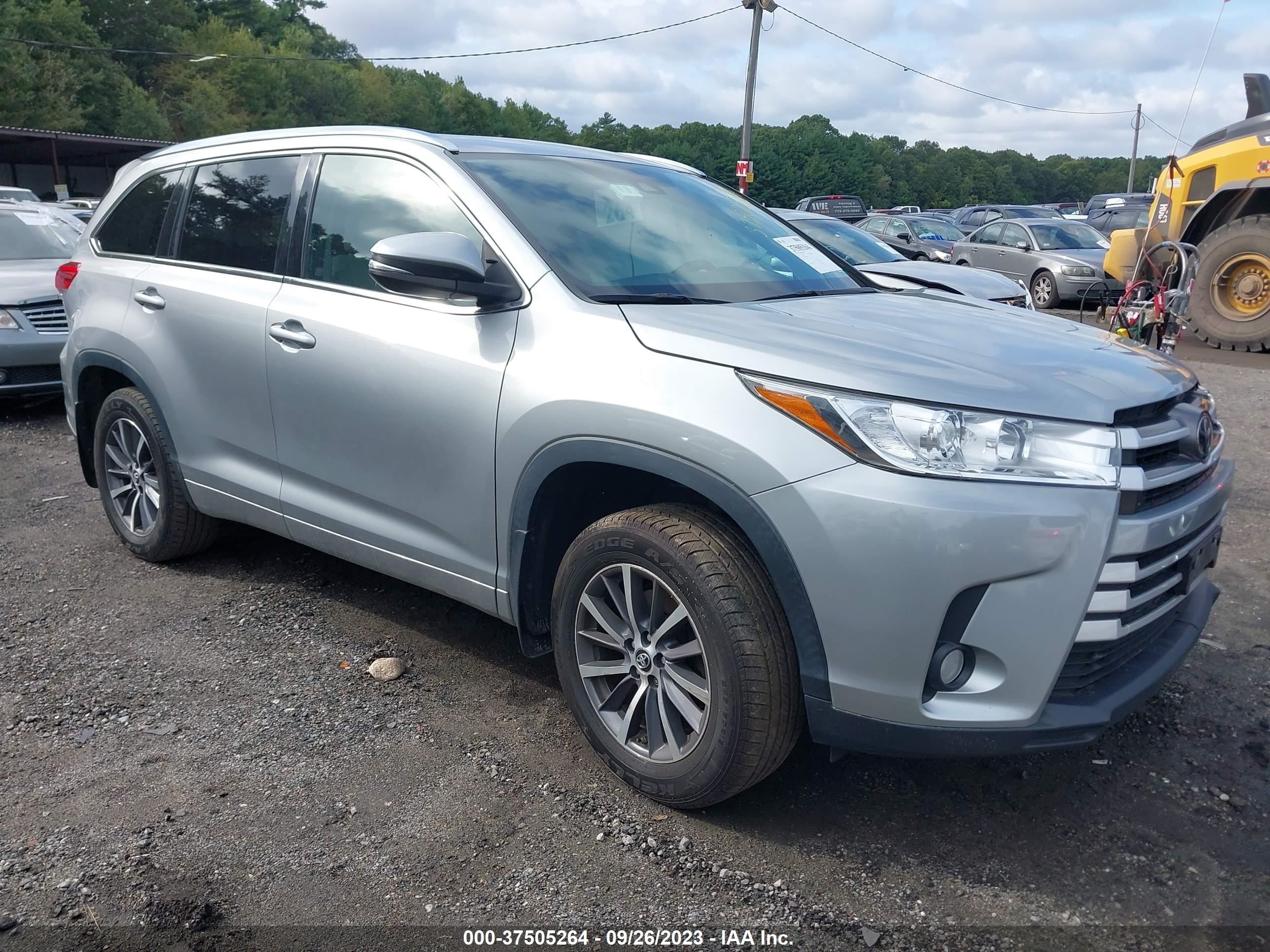 toyota highlander 2017 5tdjzrfh8hs401994