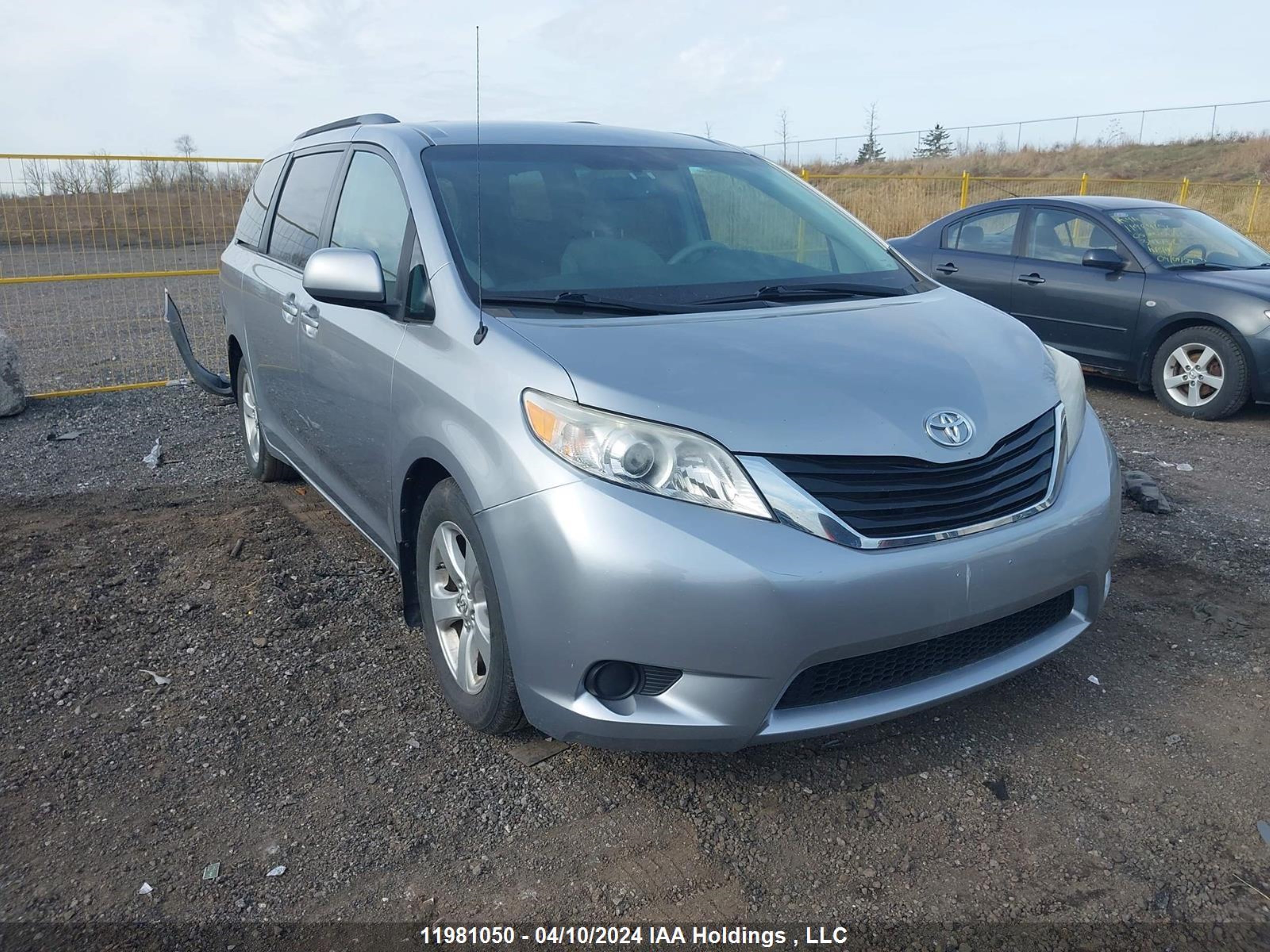 toyota sienna 2011 5tdkk3dc0bs055833