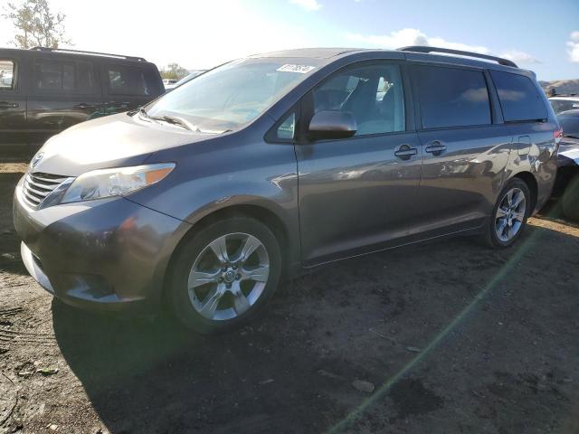 toyota sienna le 2013 5tdkk3dc0ds355407