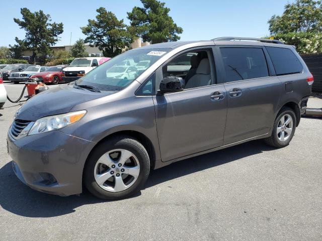 toyota sienna le 2013 5tdkk3dc0ds402404