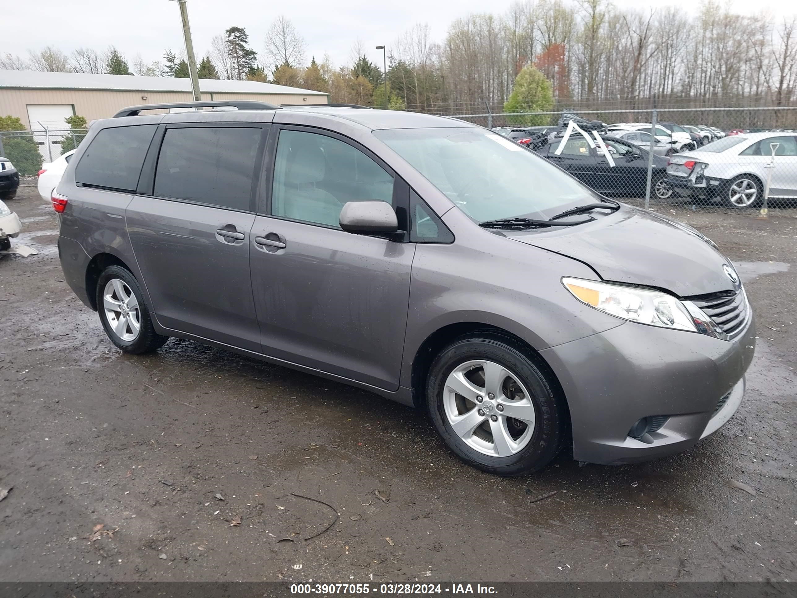 toyota sienna 2016 5tdkk3dc2gs726247