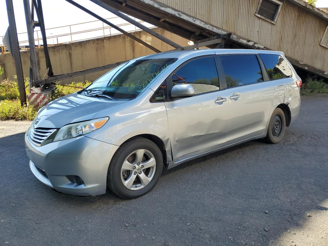 toyota sienna 2016 5tdkk3dc2gs727060