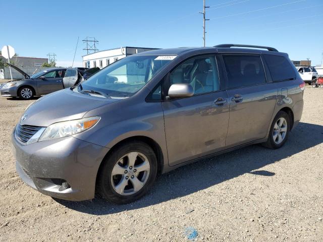 toyota sienna le 2011 5tdkk3dc3bs049573