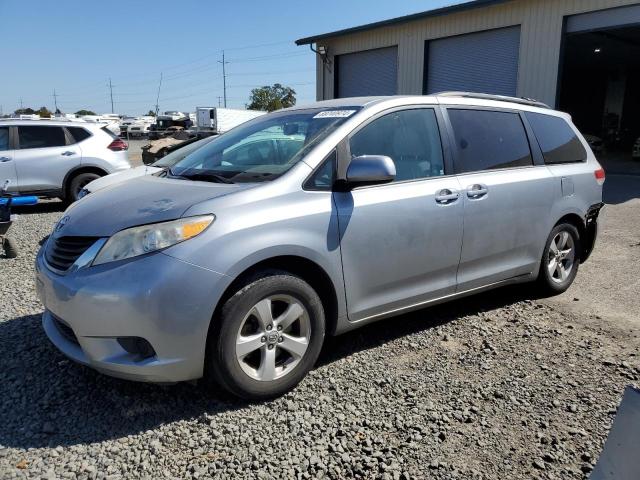 toyota sienna le 2011 5tdkk3dc3bs064722