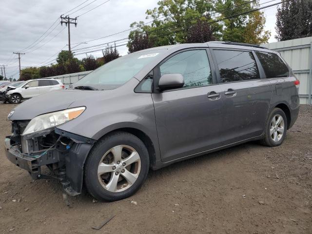 toyota sienna le 2011 5tdkk3dc3bs066261