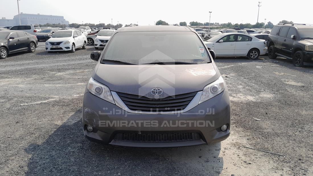 toyota sienna 2015 5tdkk3dc3fs569472