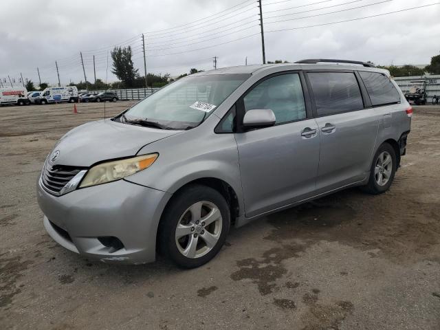 toyota sienna le 2013 5tdkk3dc4ds346953