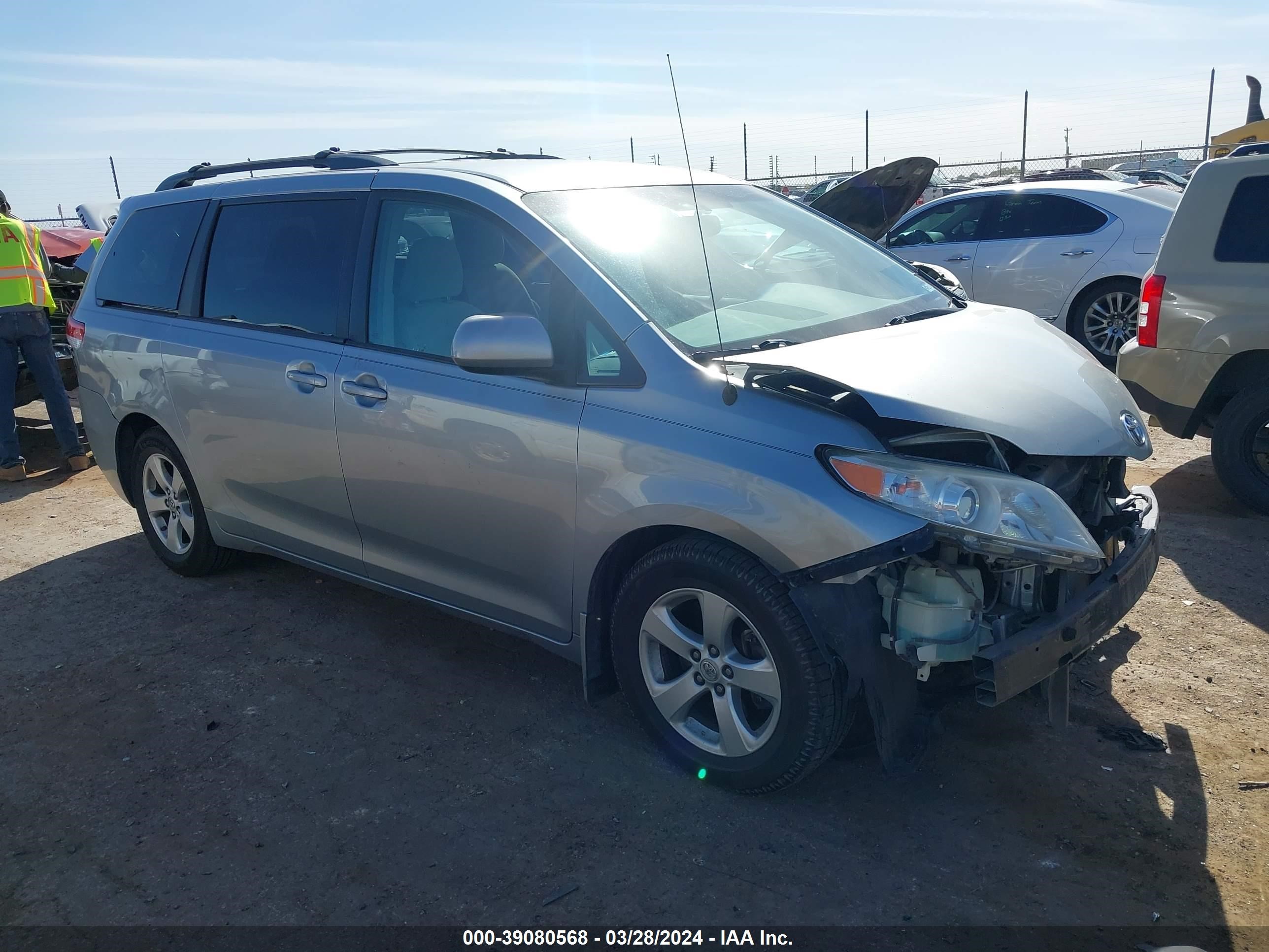 toyota sienna 2014 5tdkk3dc5es422326