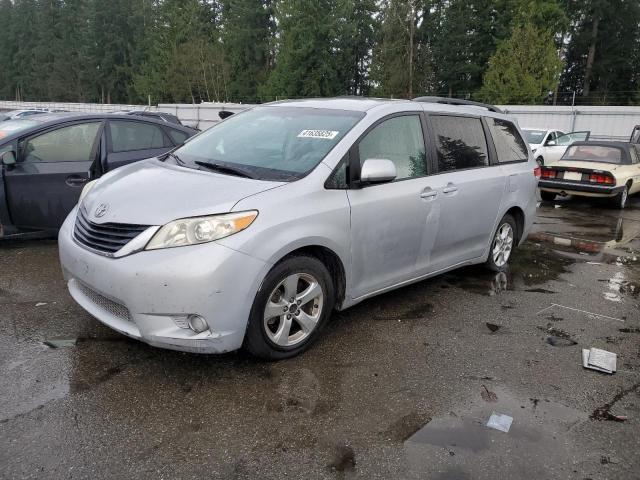 toyota sienna le 2011 5tdkk3dc8bs009716