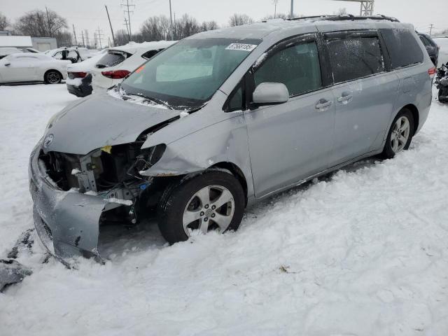 toyota sienna le 2011 5tdkk3dc9bs127435