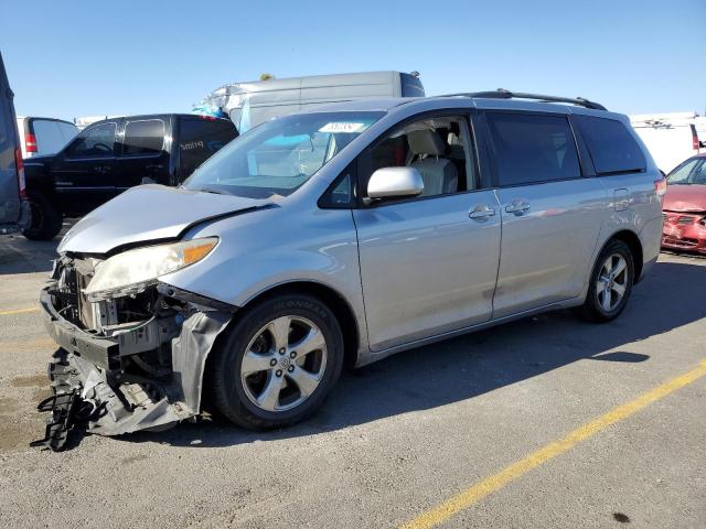 toyota sienna le 2013 5tdkk3dc9ds369953