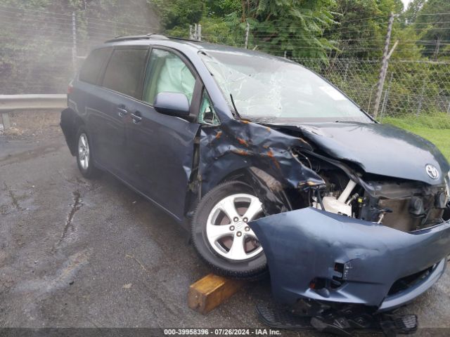 toyota sienna 2015 5tdkk3dcxfs613077