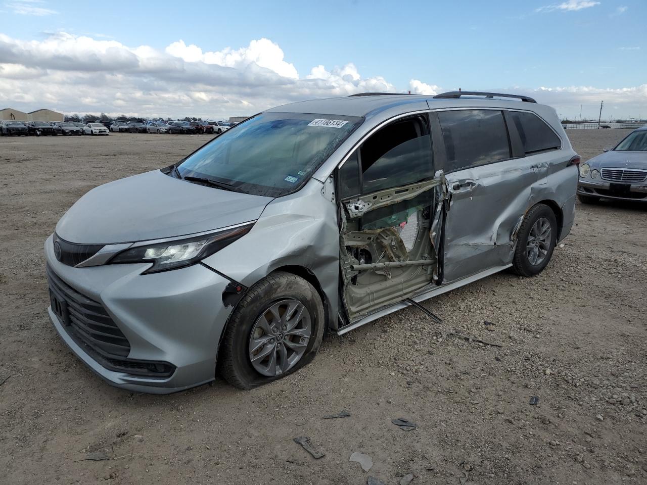 toyota sienna le 2021 5tdkrkec6ms020074