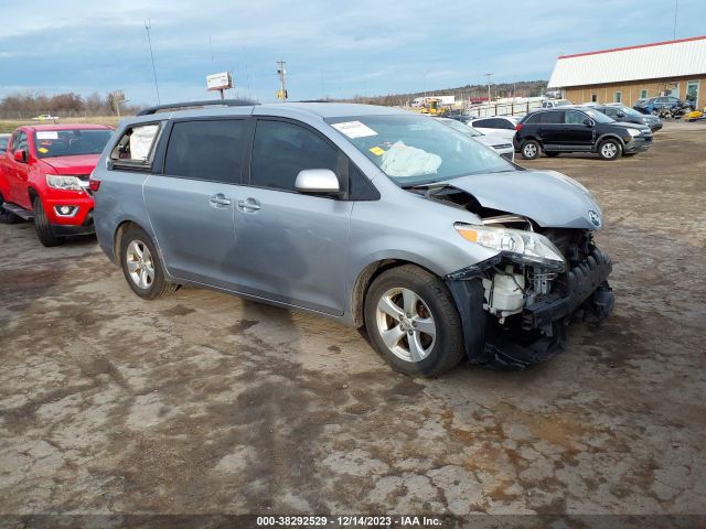 toyota sienna 2017 5tdkz3dc1hs791054