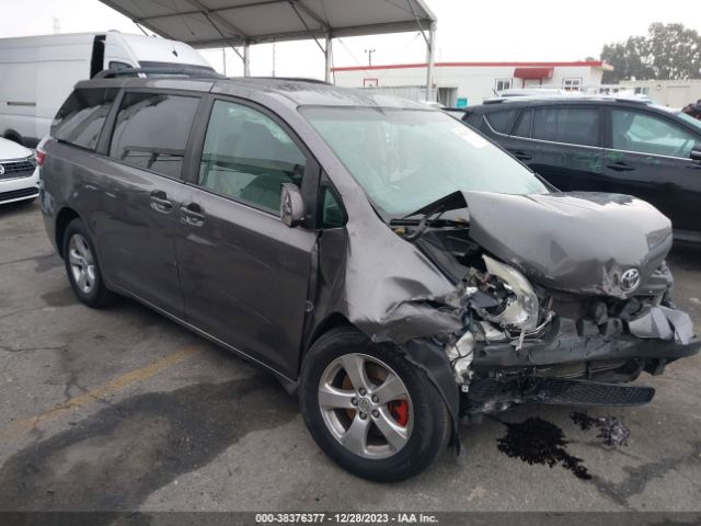 toyota sienna 2017 5tdkz3dc2hs866389