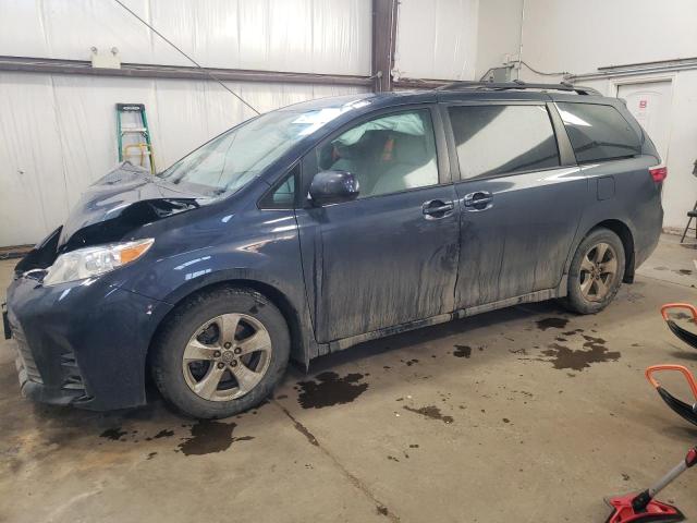 toyota sienna le 2018 5tdkz3dc2js923650