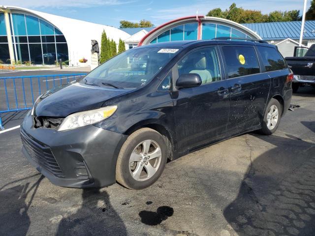 toyota sienna le 2018 5tdkz3dc2js936303