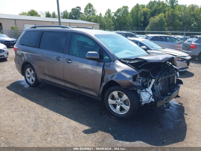 toyota sienna 2017 5tdkz3dc3hs890541