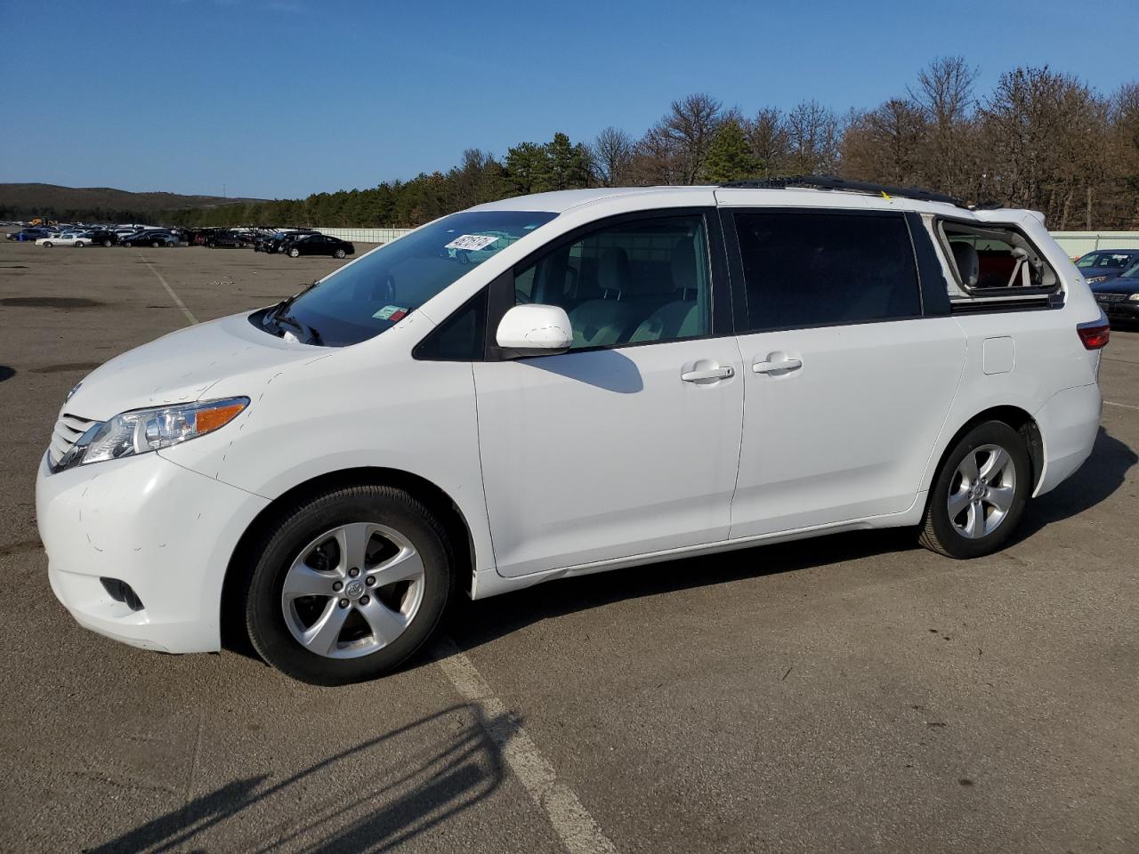 toyota sienna le 2017 5tdkz3dc3hs894881