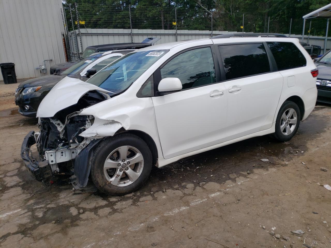 toyota sienna 2018 5tdkz3dc3js905612