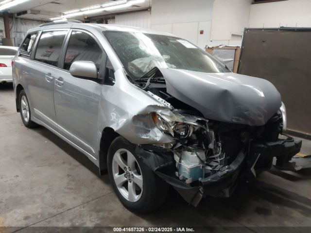 toyota sienna 2018 5tdkz3dc3js913564