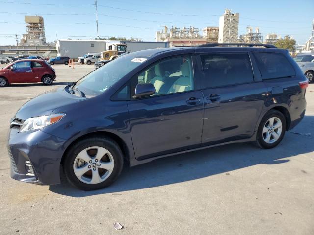 toyota sienna le 2018 5tdkz3dc3js961968