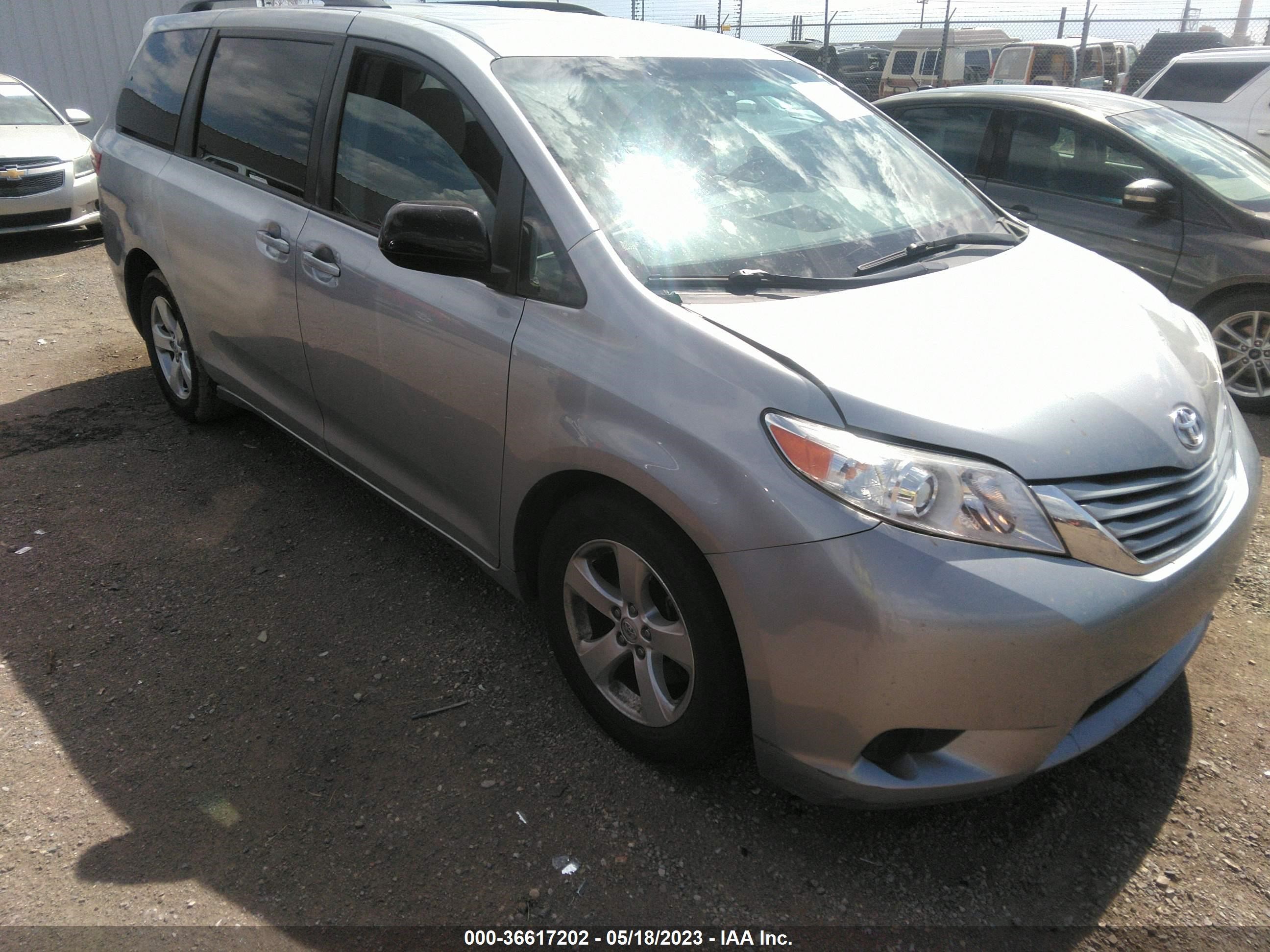 toyota sienna 2017 5tdkz3dc4hs866426