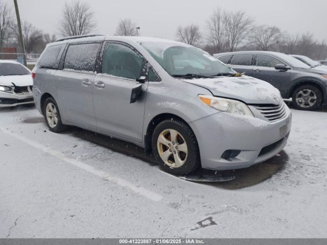 toyota sienna 2017 5tdkz3dc4hs895621