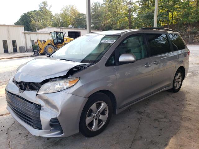 toyota sienna le 2018 5tdkz3dc4js953829