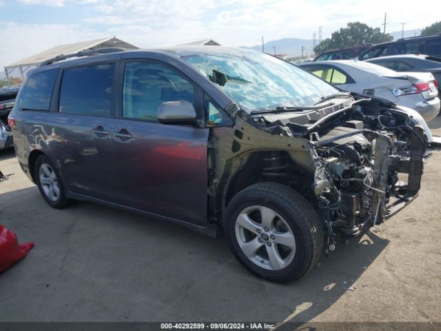 toyota sienna 2018 5tdkz3dc4js963373