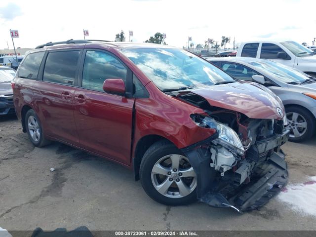 toyota sienna 2017 5tdkz3dc5hs877385