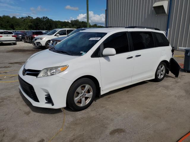 toyota sienna le 2018 5tdkz3dc5js950292