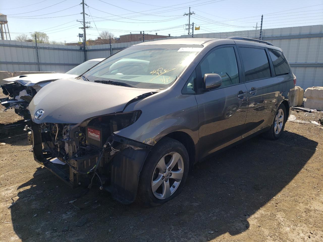 toyota sienna 2017 5tdkz3dc6hs819446