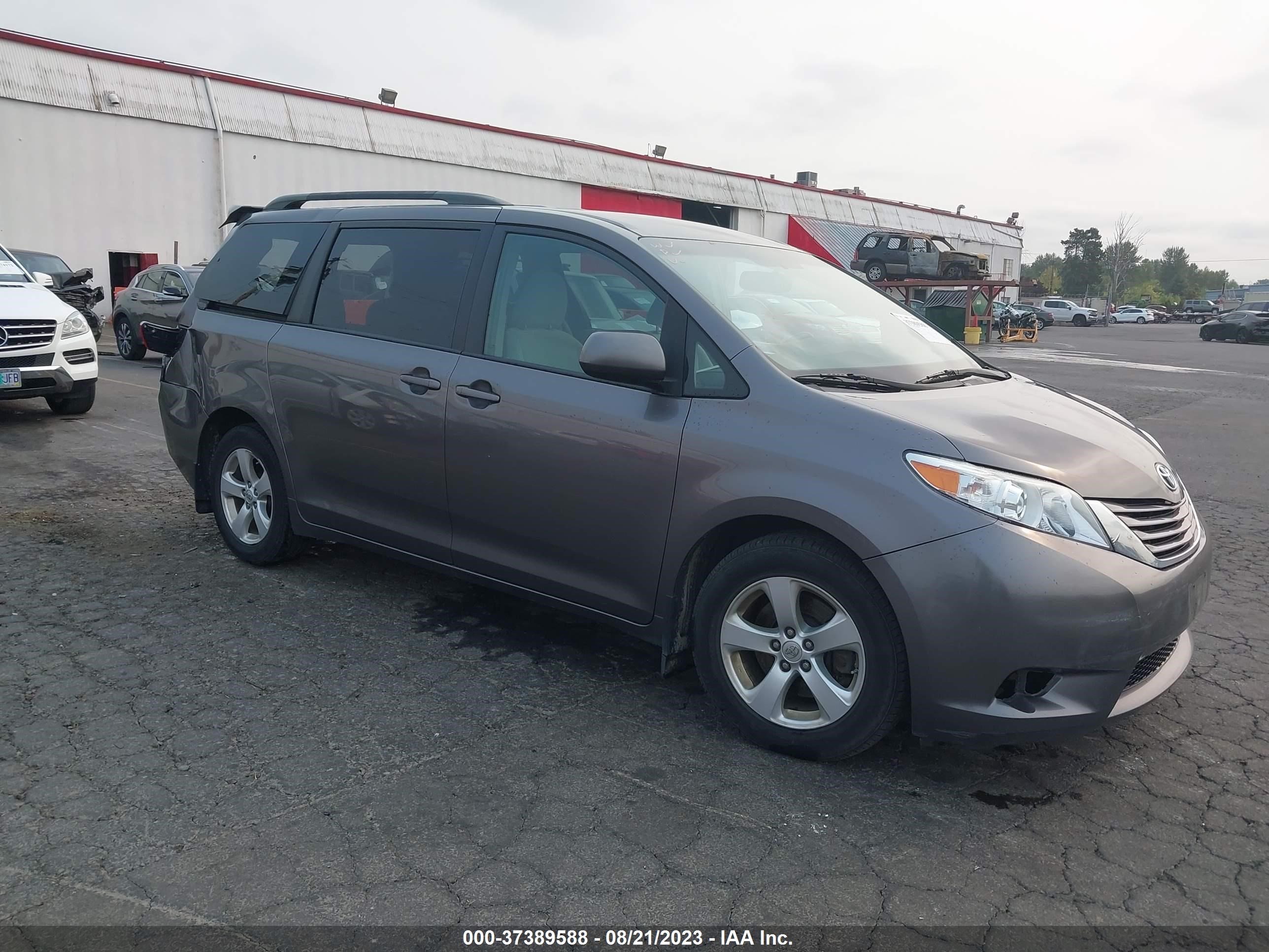 toyota sienna 2017 5tdkz3dc6hs864547