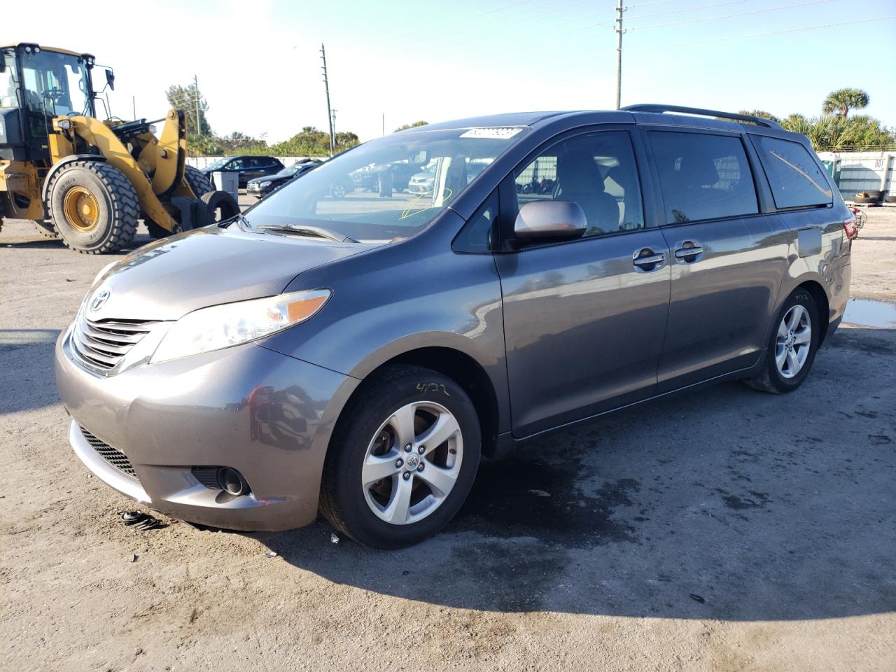 toyota sienna 2017 5tdkz3dc7hs814045